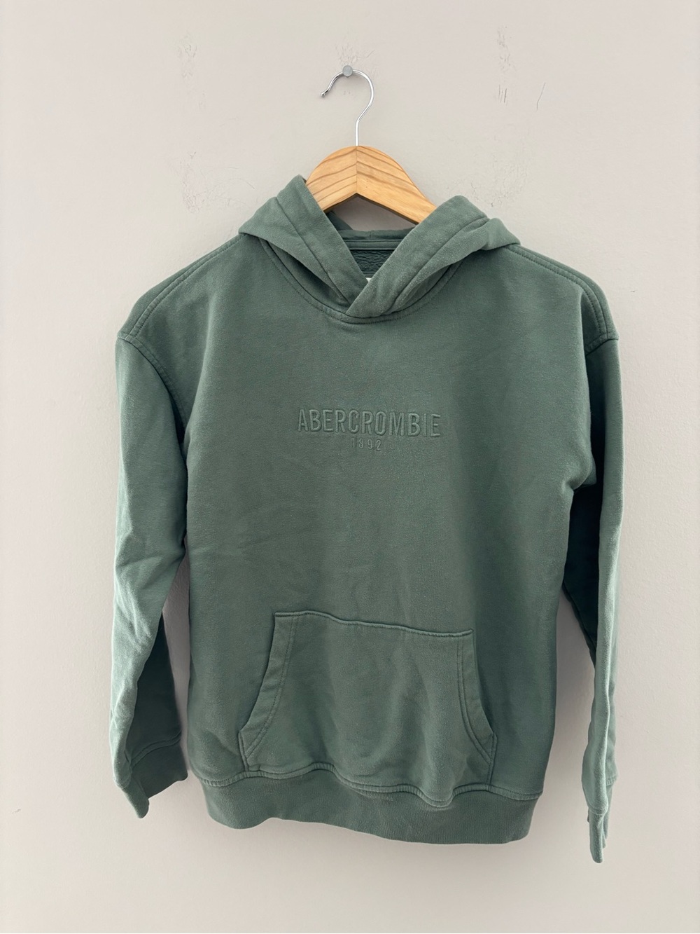 Abercrombie Kids Green Hoodie Size 11/12 Relaxed Fit Embroidered Logo Pullover